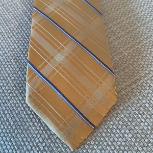 Men’s Michael Kors 100 % Silk Gold Blue Tie